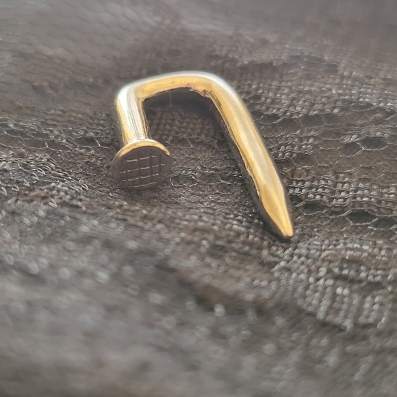 Stainless Steel Bent Nail for Septum or Ear Piercing - Picture 2 of 2